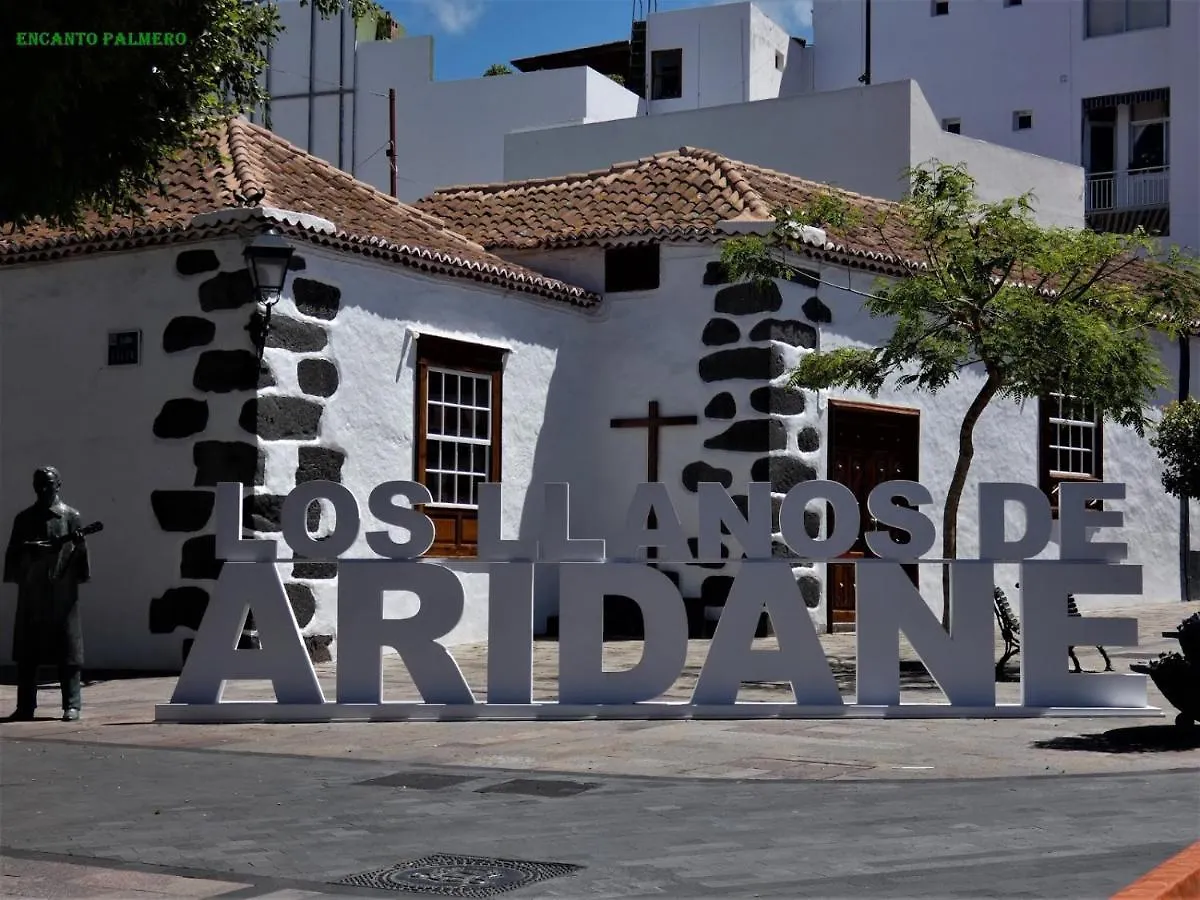 Homestay Amplia Habitacion En Los Llanos De Aridane