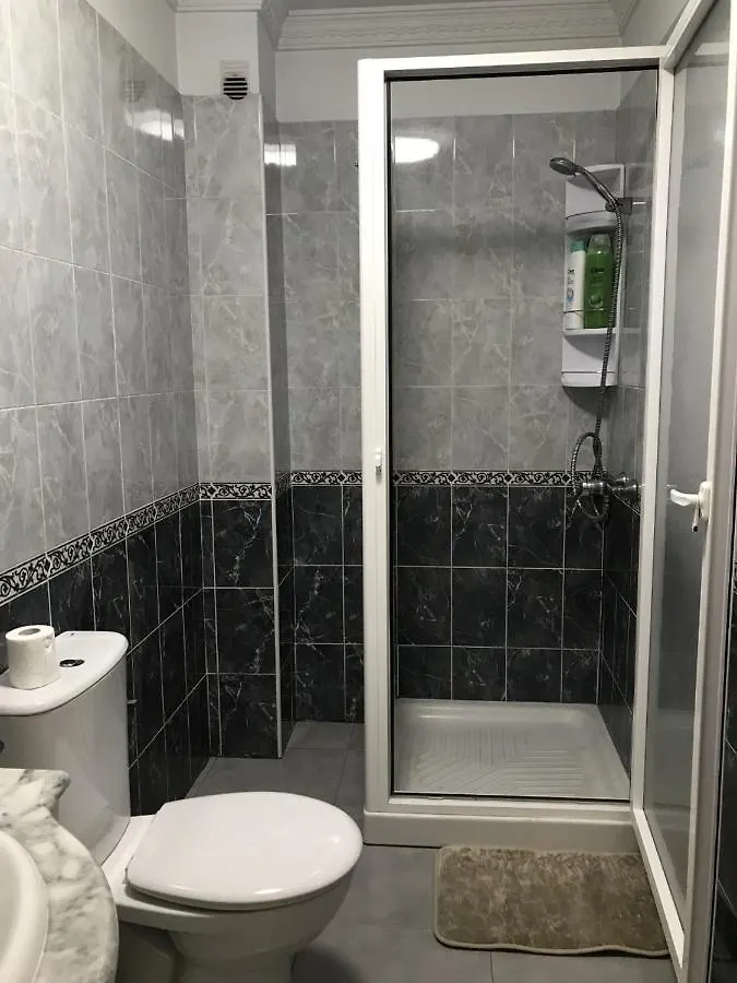 Homestay Amplia Habitacion En Los Llanos De Aridane Spain